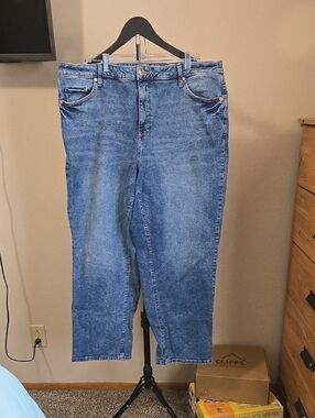 Sonoma Straight Leg Women's Jeans in Medium Blue
